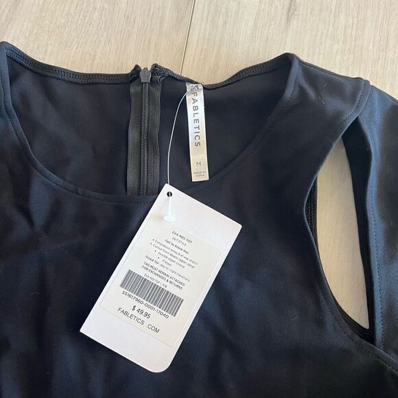 Fabletics Eva Black Midi Crop Тор size M - Picture 5 of 8